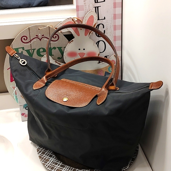 Longchamp Handbags - 💙 GUC Longchamp Le Pliage Charcoal/Tan Waxed Canvas Shoulder Tote Bag, 12x12